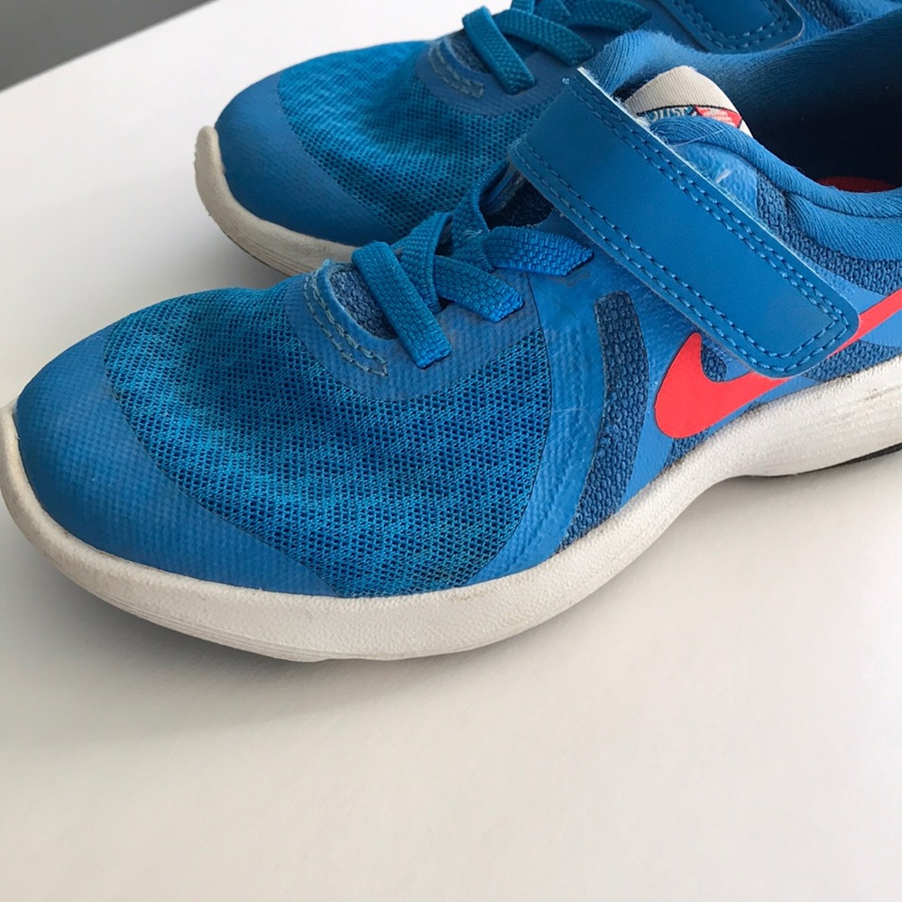 Nike Sneakers Size 10.5 Kids